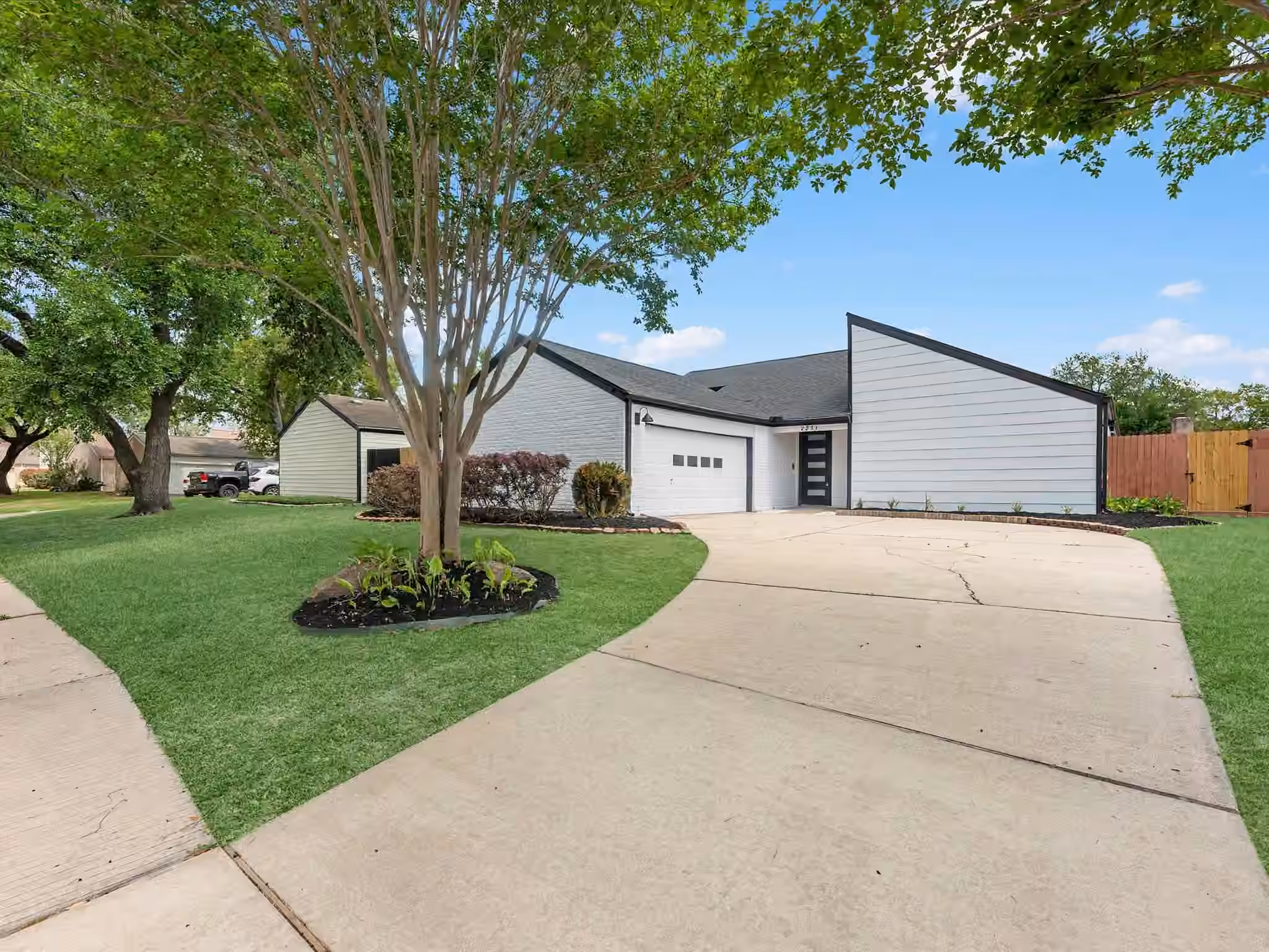 Photo 2 of 2231 Round Lake Drive, Houston, TX