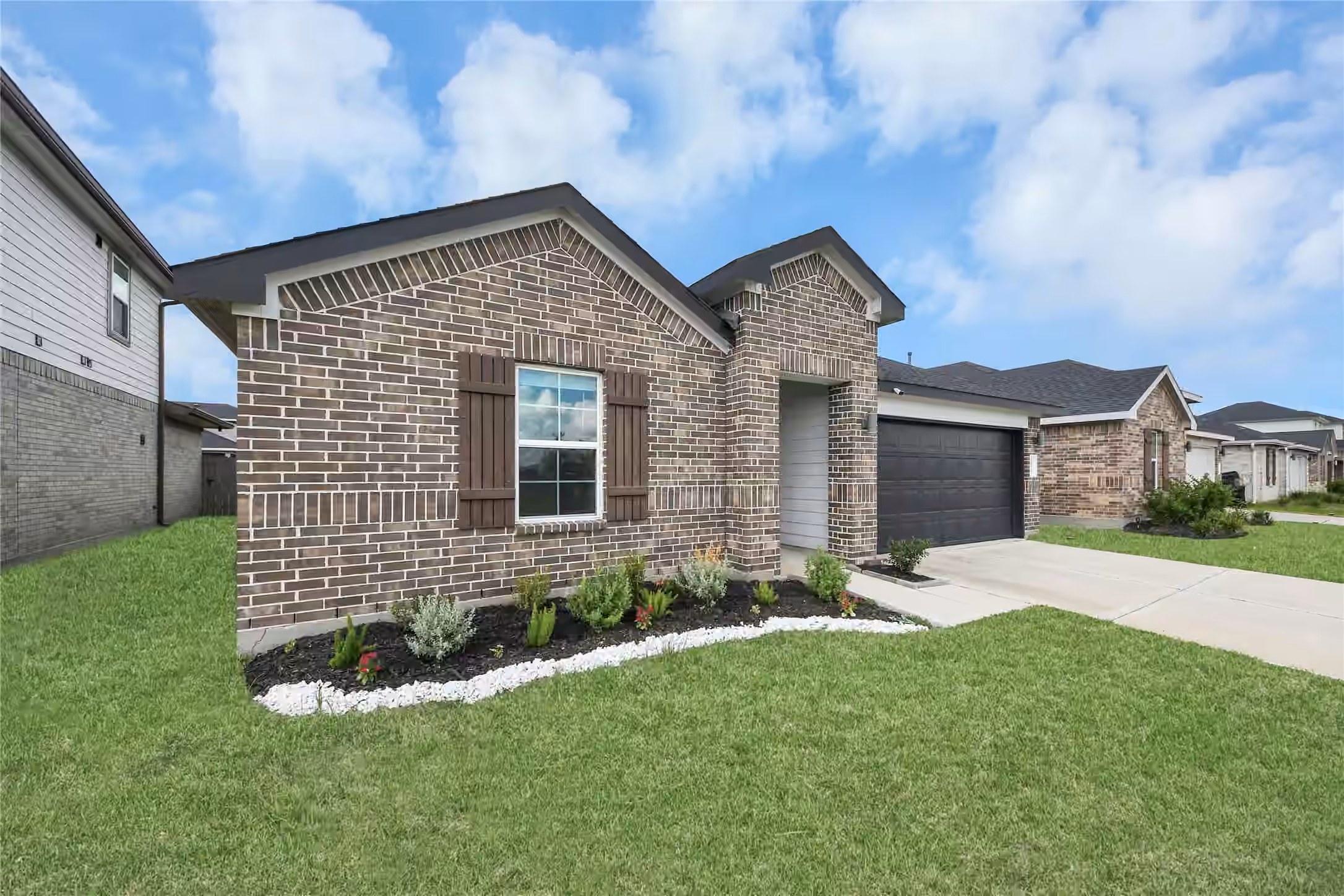 Photo 3 of 1015 Kinder Sky Lane, Rosharon, TX
