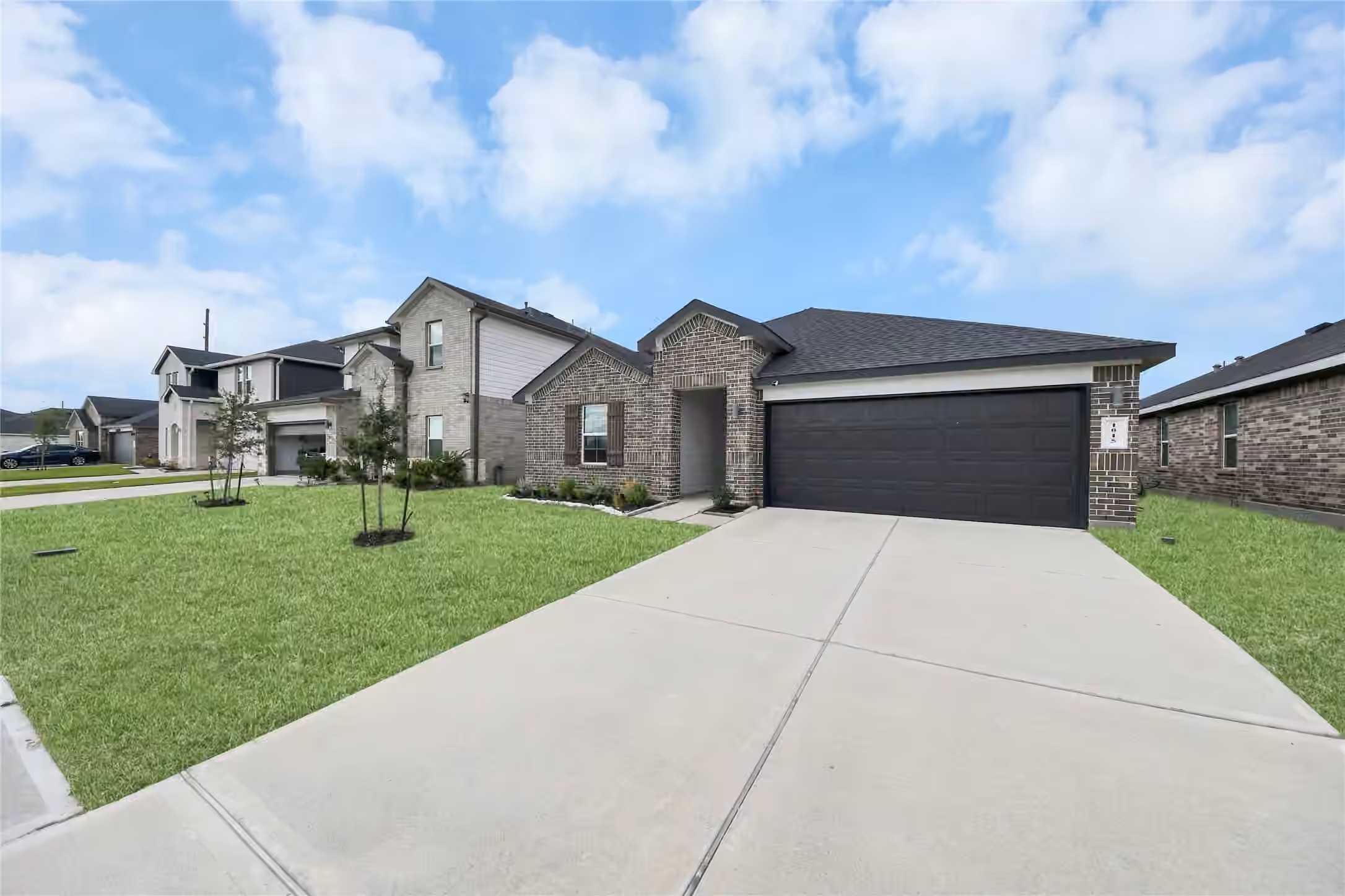 Photo 4 of 1015 Kinder Sky Lane, Rosharon, TX