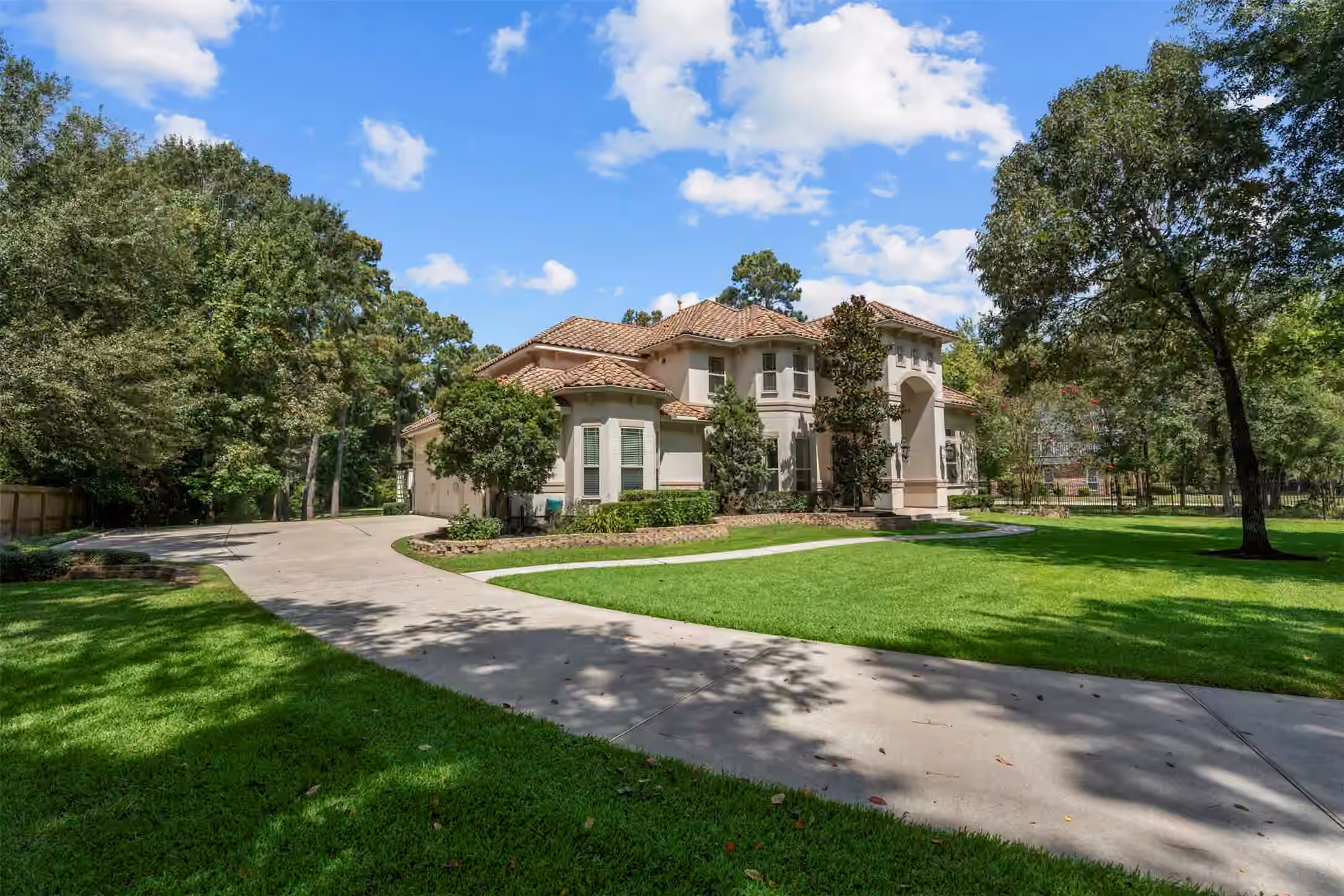 Photo 4 of 27715 E Benders Landing Boulevard, Spring, TX