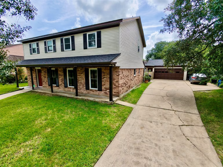 Photo 2 of 1111 Appleford Drive, Seabrook, TX