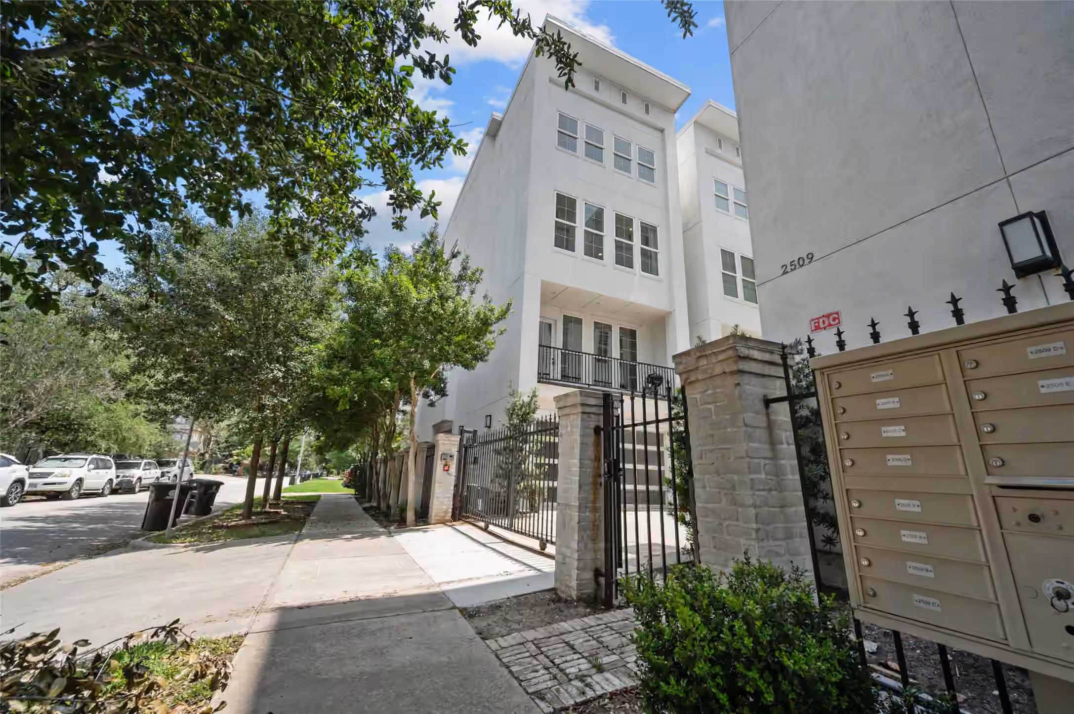Photo of 2505 Dorrington E, Houston, TX