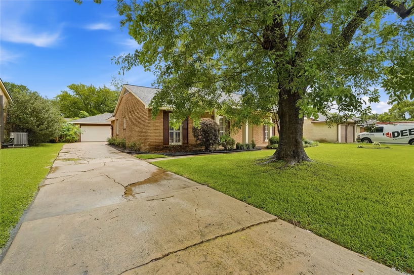 Photo 4 of 16007 Fathom Lane, Houston, TX