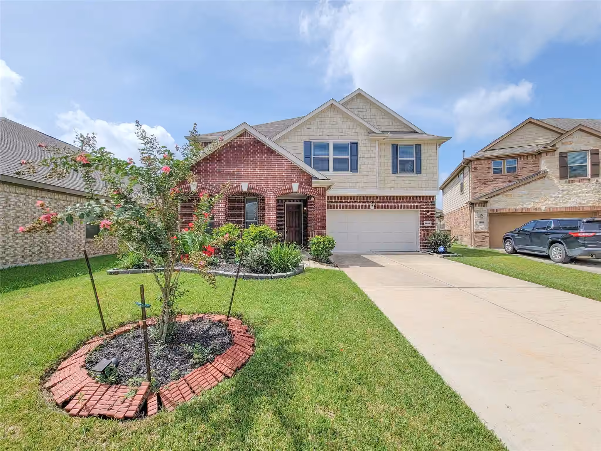 Photo 2 of 14108 Wedgewood Lakes Court, Pearland, TX
