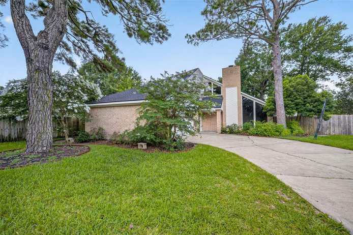 Photo 3 of 7111 Halfpenny Road, Houston, TX