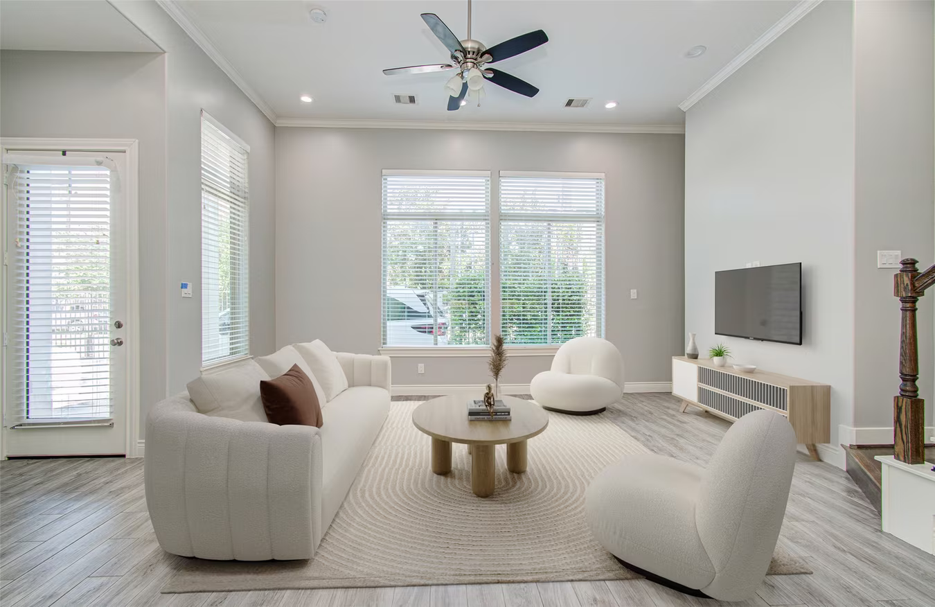 Photo 4 of 8903 Spring Knoll Forest Drive, Houston, TX