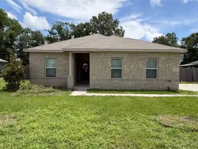 Photo of 104 Tracie Drive, Dayton, TX