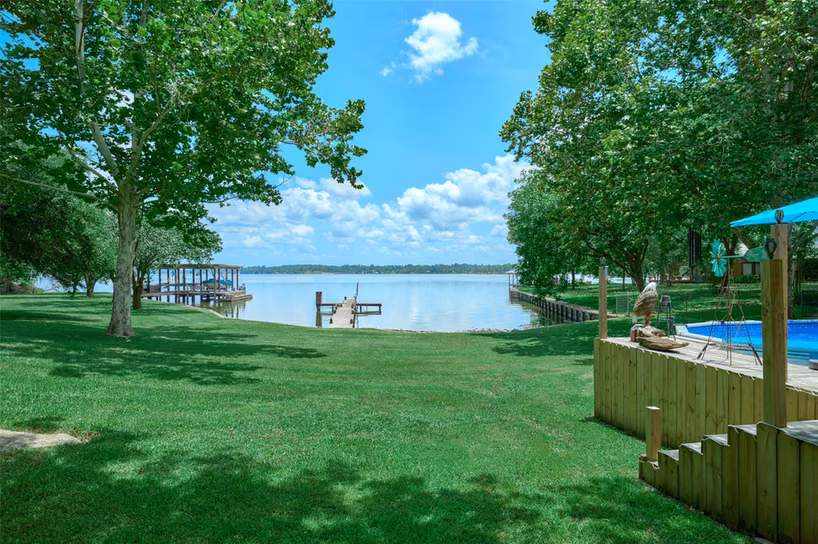 Photo 6 of 150 N Lakeway Circle, Trinity, TX