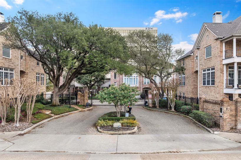 Photo 3 of 26 Stalynn Lane, Houston, TX
