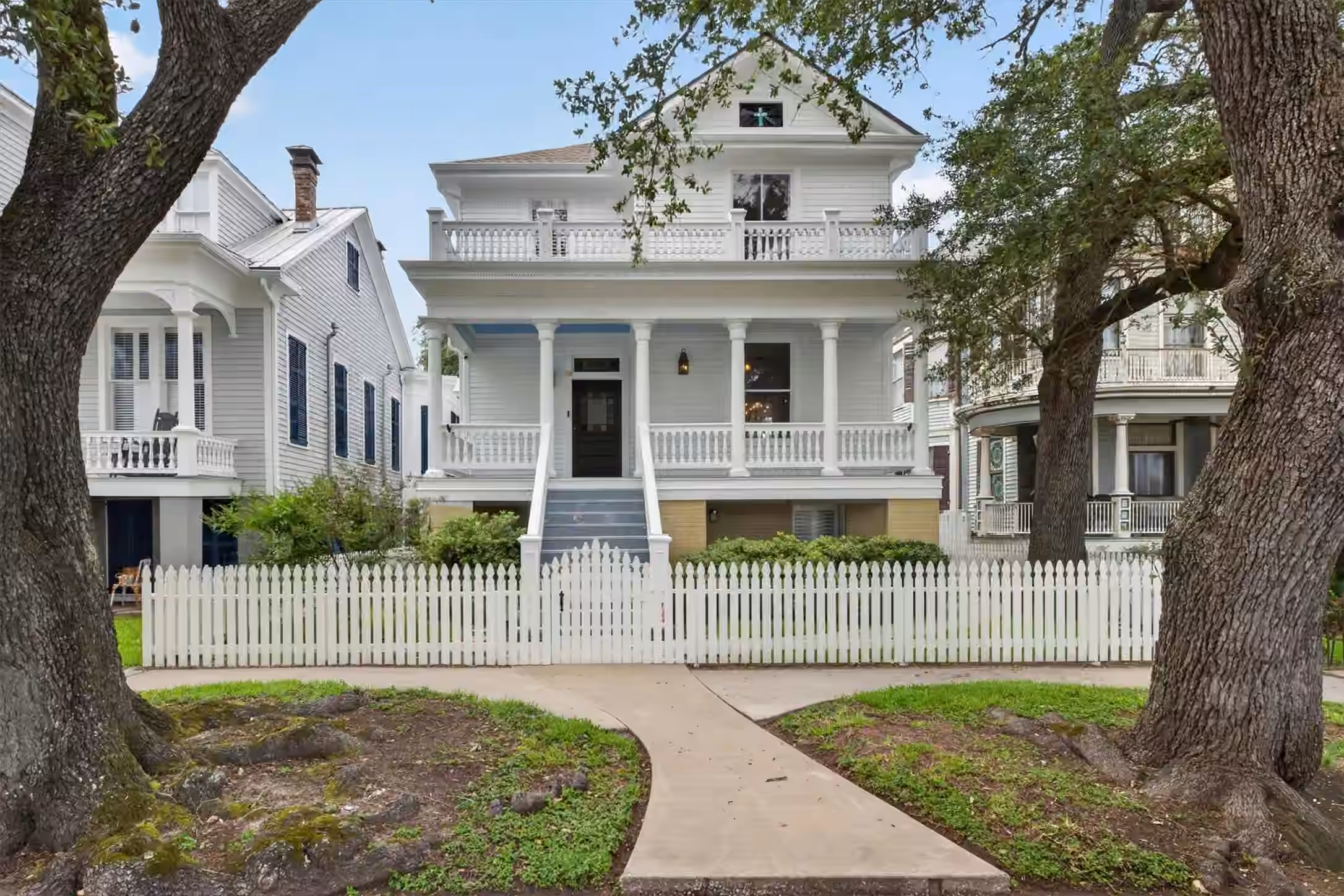 Photo of 1324 Sealy Street, Galveston, TX
