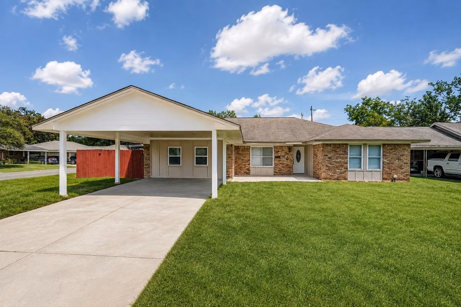 Photo of 203 Doverfield Drive, Houston, TX 77037