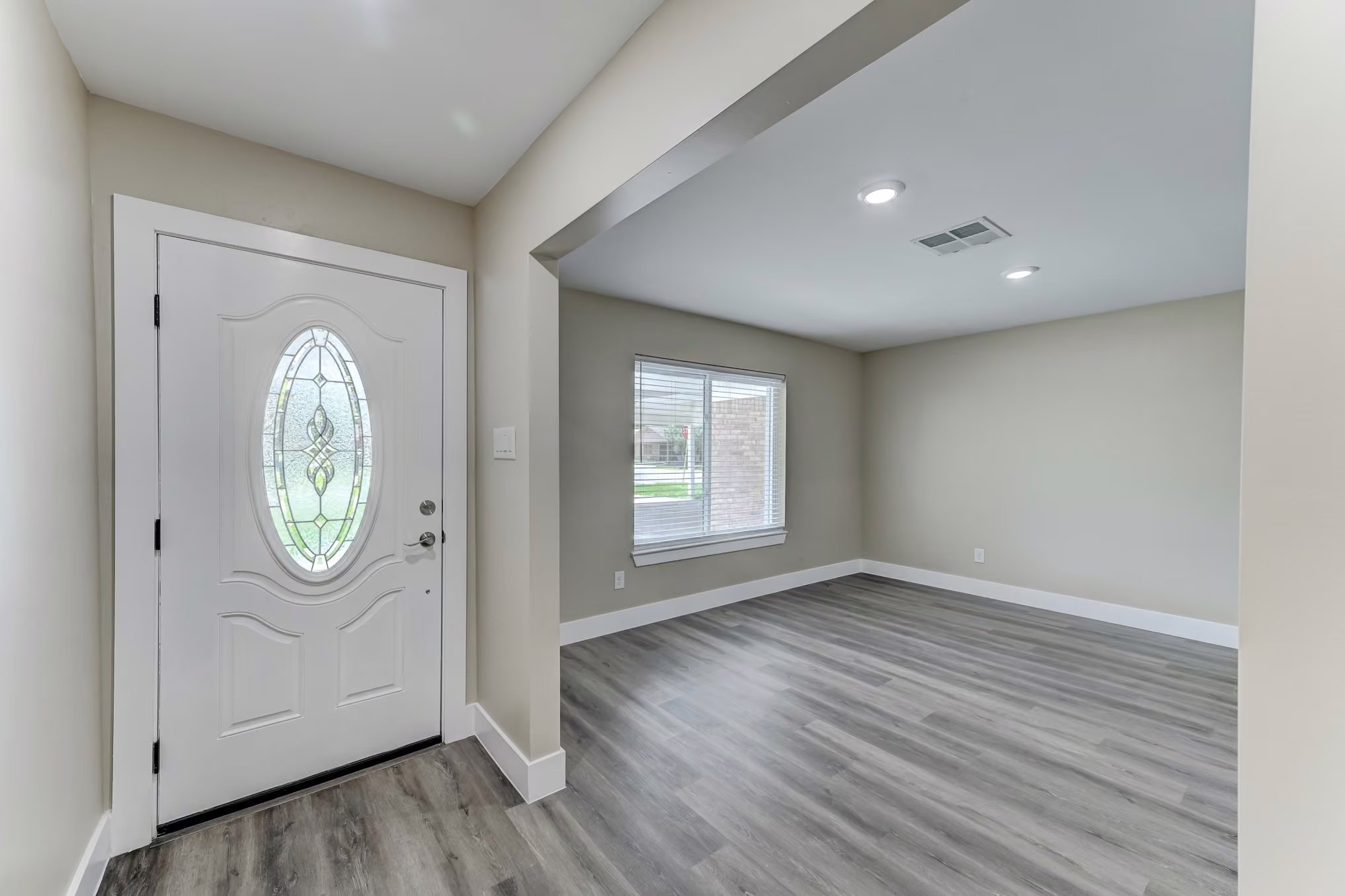 Photo 5 of 203 Doverfield Drive, Houston, TX