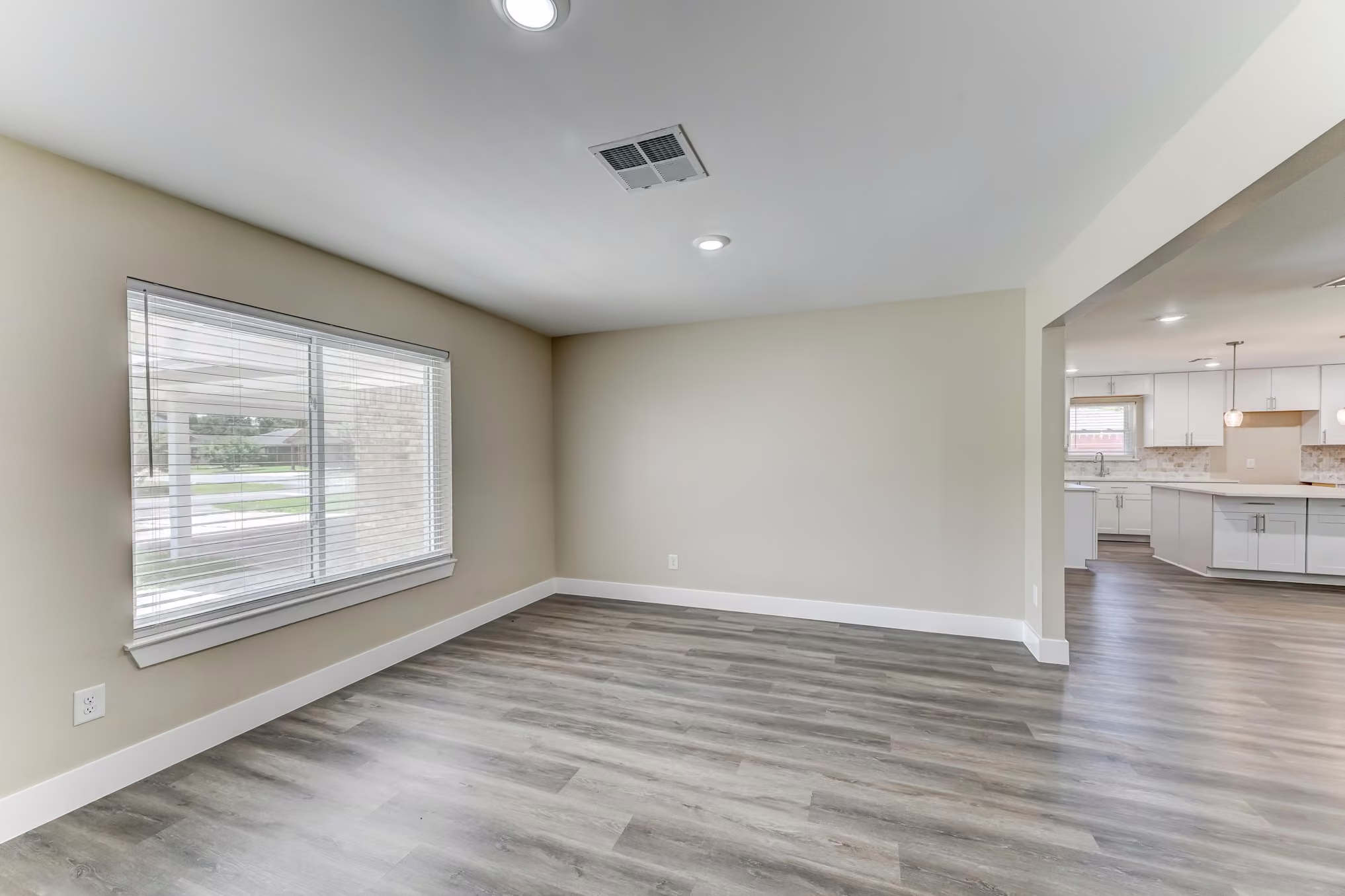 Photo 7 of 203 Doverfield Drive, Houston, TX