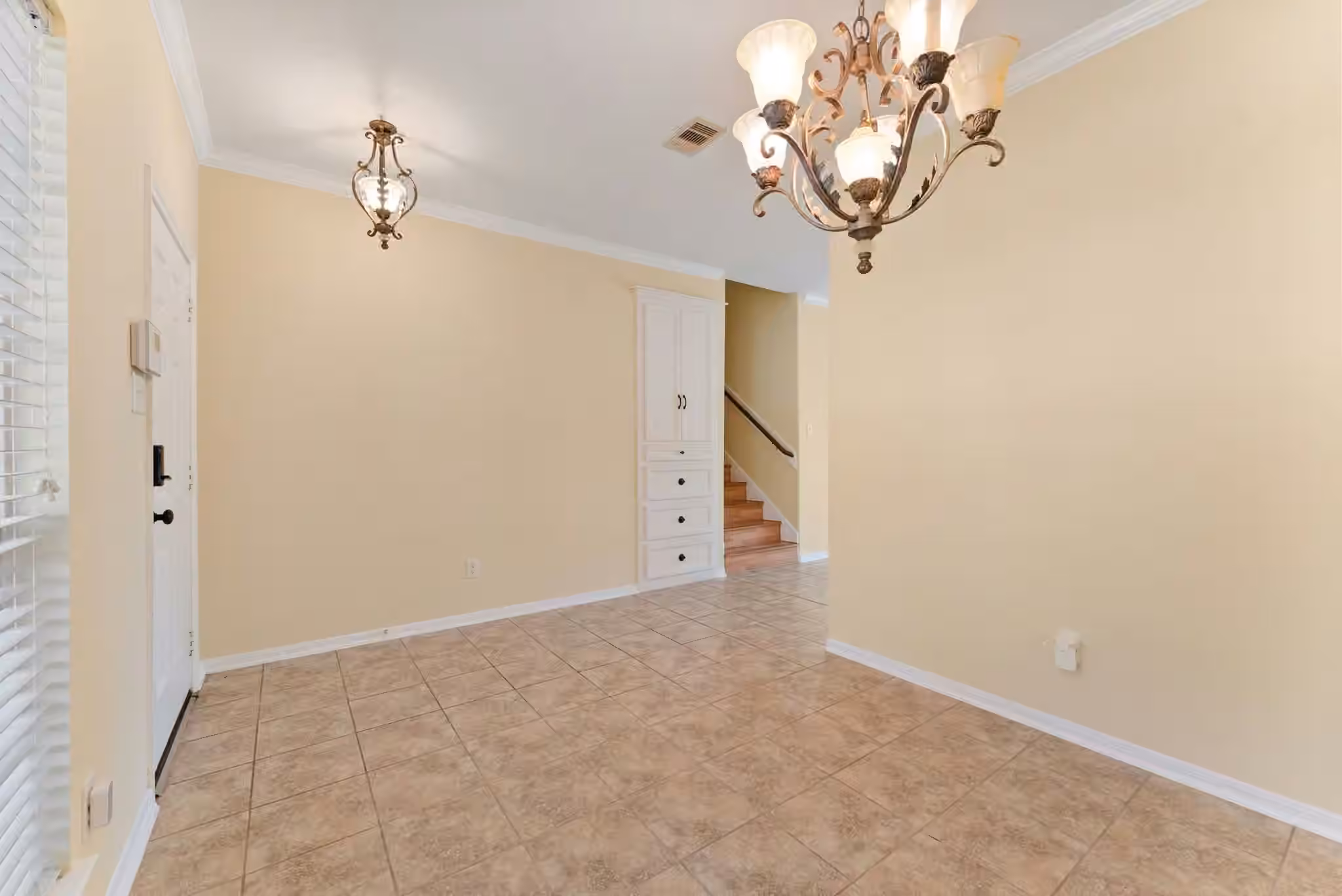 Photo 7 of 927 Northgate Springs Drive, Spring, TX