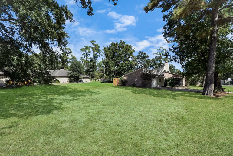 Photo 5 of 30202 E Geneva Drive, Spring, TX