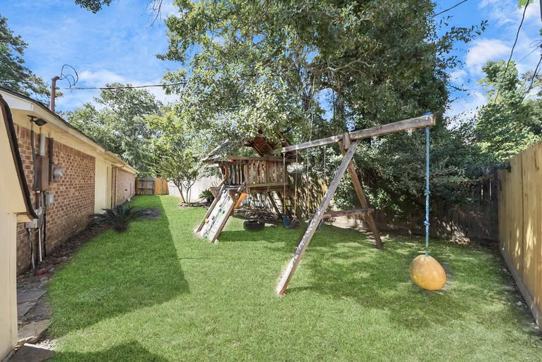 Photo 6 of 30202 E Geneva Drive, Spring, TX