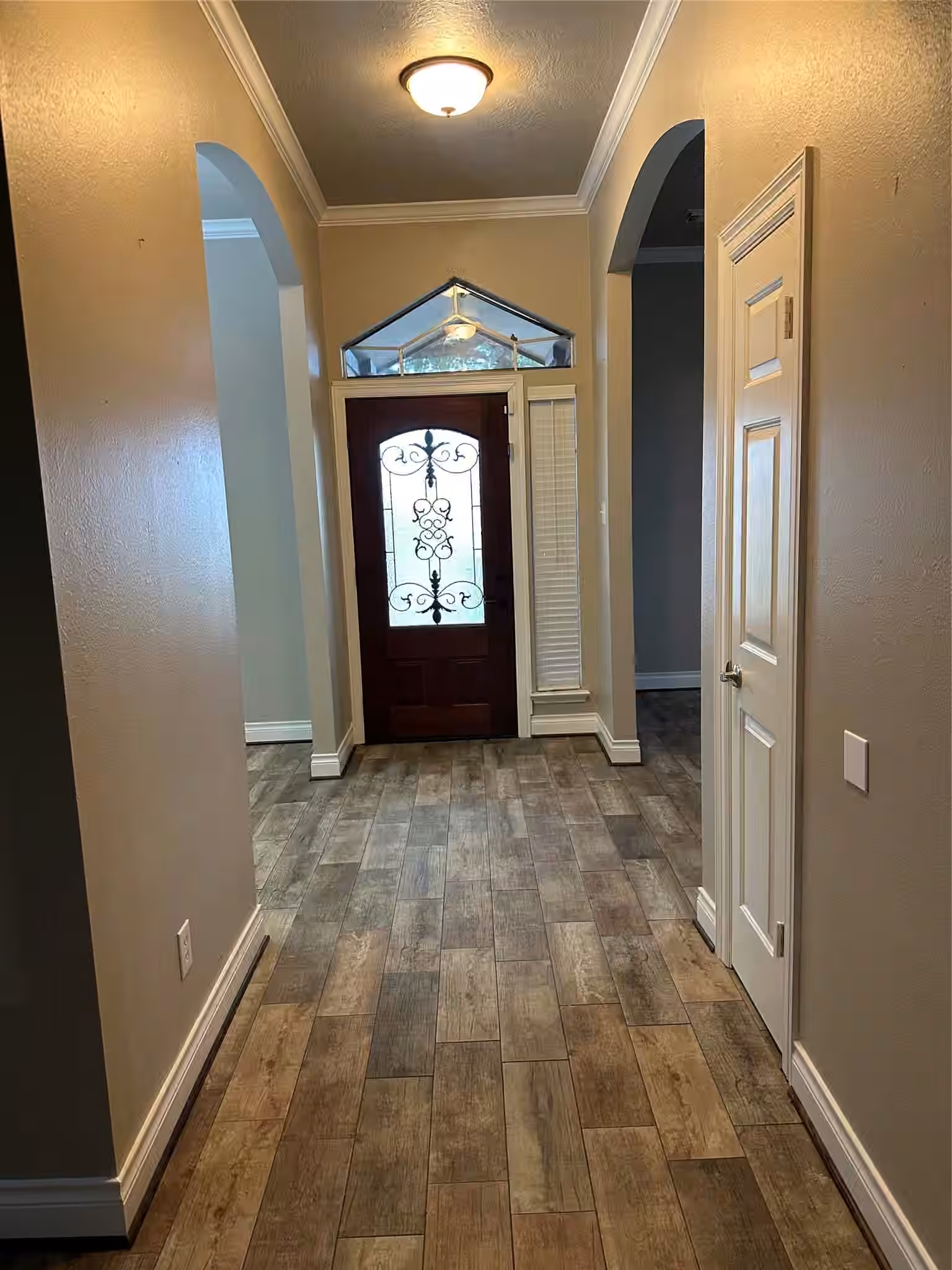 Photo 2 of 5202 Valley View Dr Drive, La Porte, TX