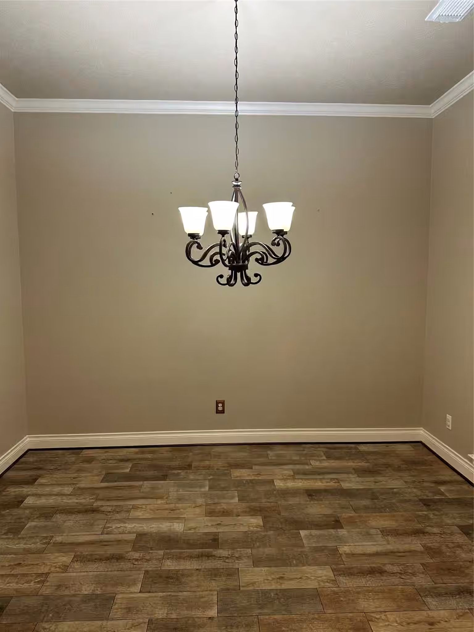 Photo 3 of 5202 Valley View Dr Drive, La Porte, TX