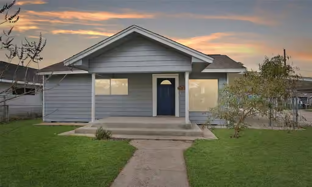 Photo of 402 S 72nd Street, Houston, TX 77011