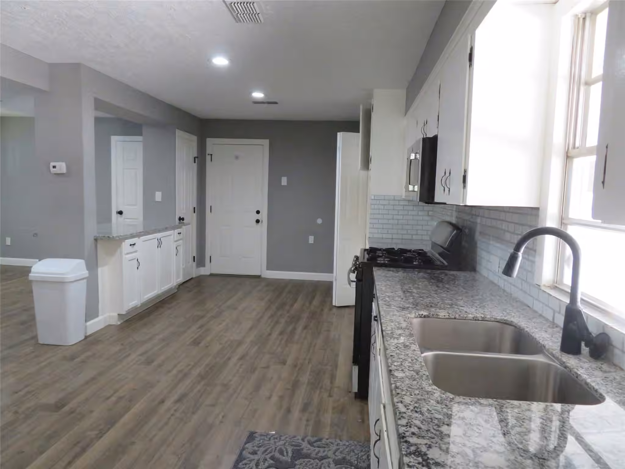 Photo 2 of 402 S 72nd Street, Houston, TX