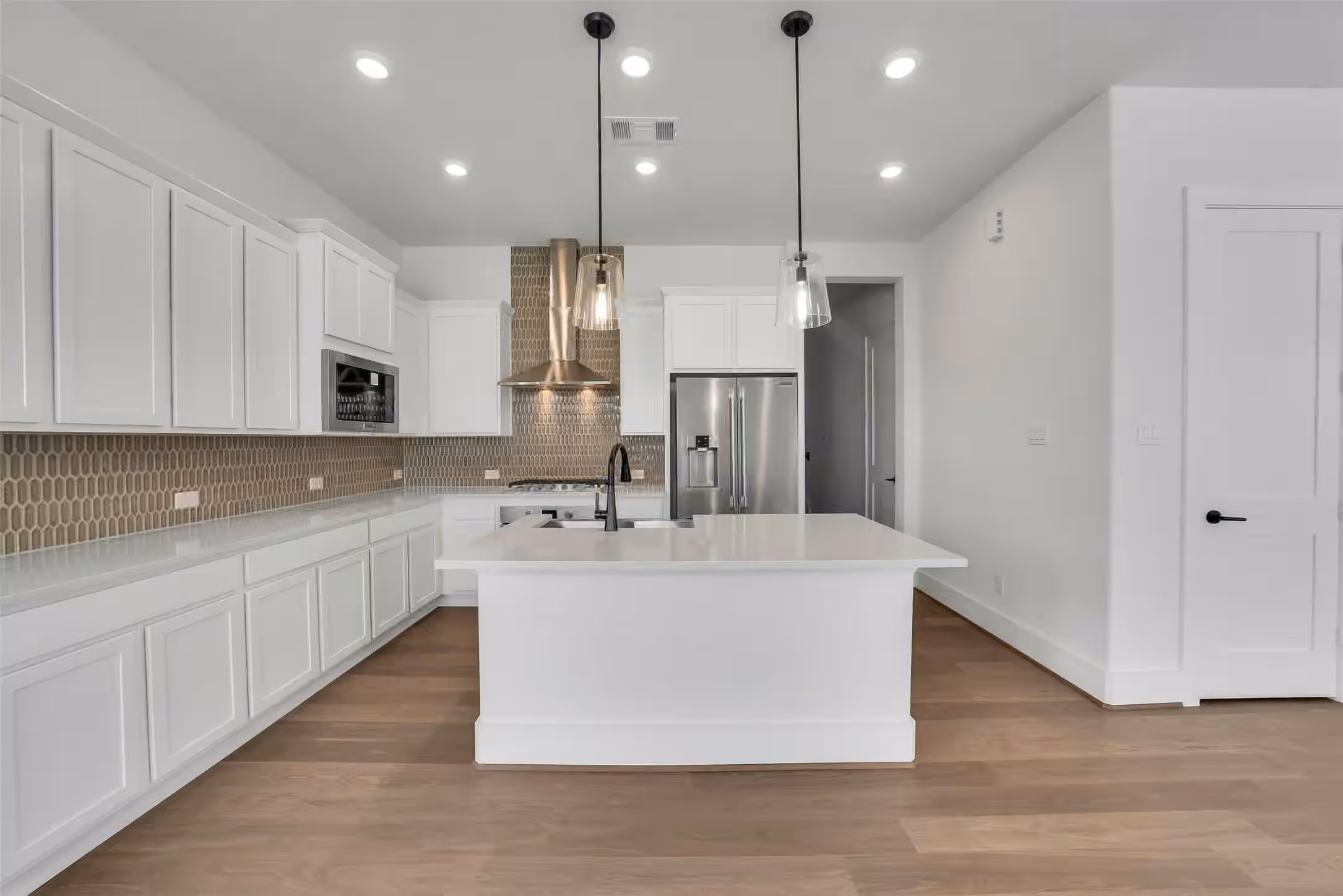 Photo 6 of 3211 Royal Oaks Hollow Lane, Houston, TX