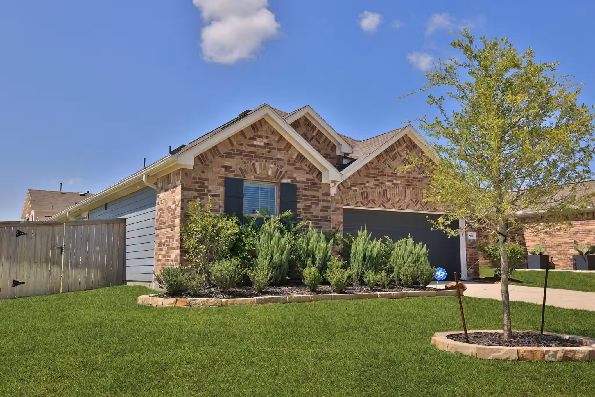Photo 5 of 952 Gentle Moss Drive, Magnolia, TX