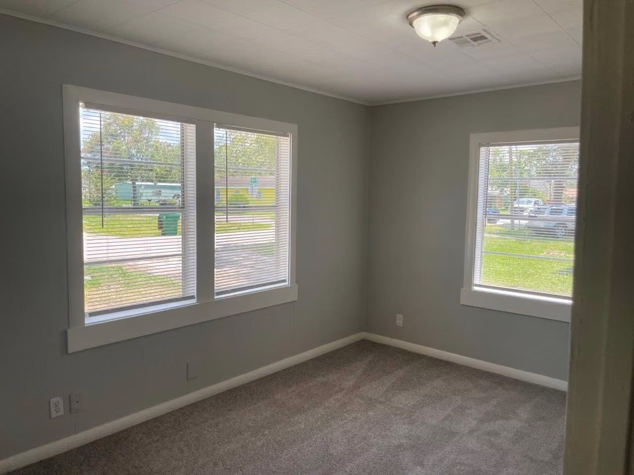Photo 7 of 905 N Arcola Street, Angleton, TX