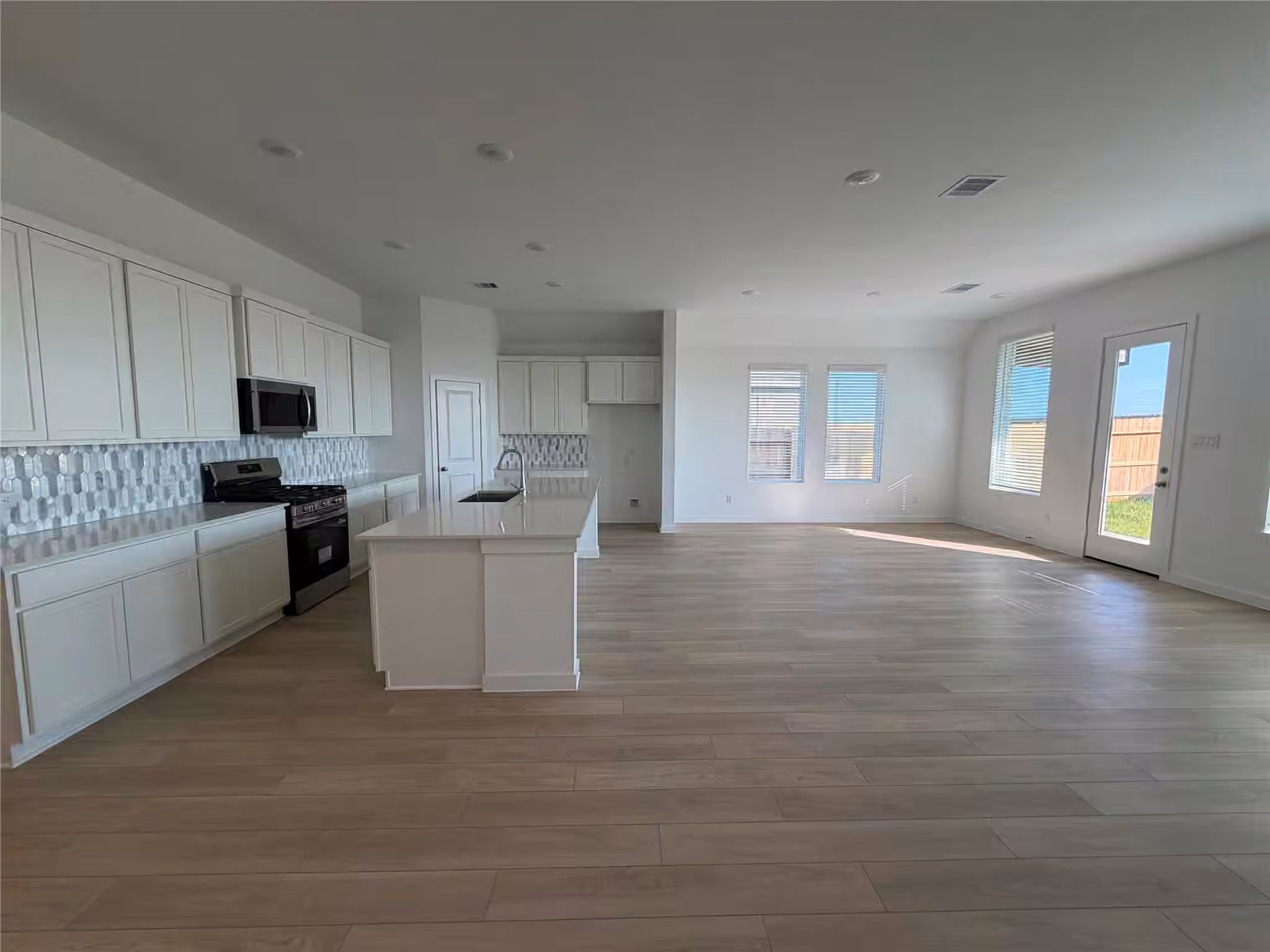 Photo 5 of 8006 Serene Meadow Lane, Richmond, TX