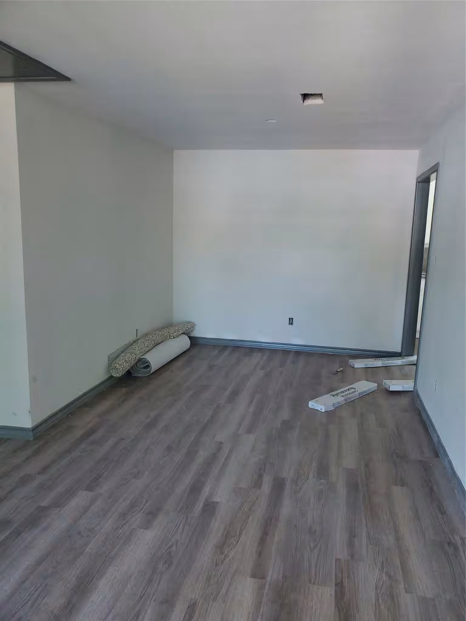 Photo 3 of 4910 Southwind Street, Houston, TX