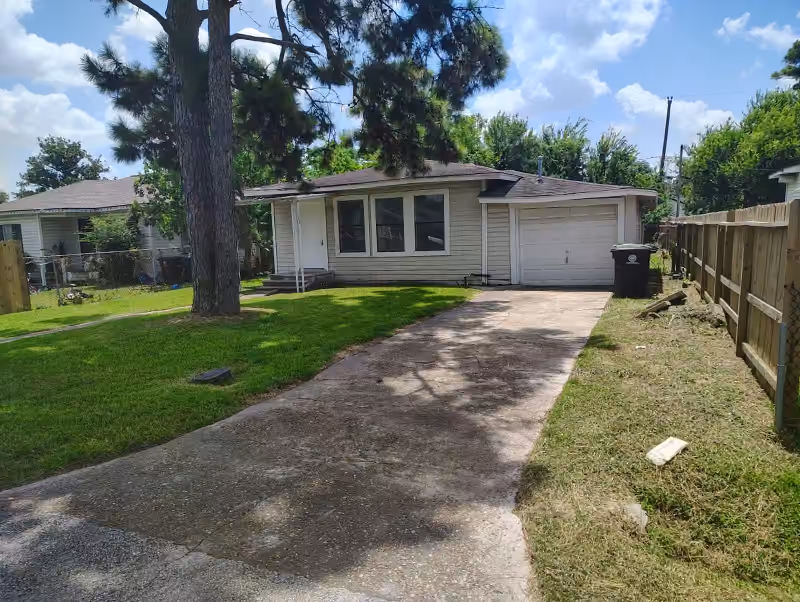 Photo of 242 Bolden Street, Houston, TX 77029