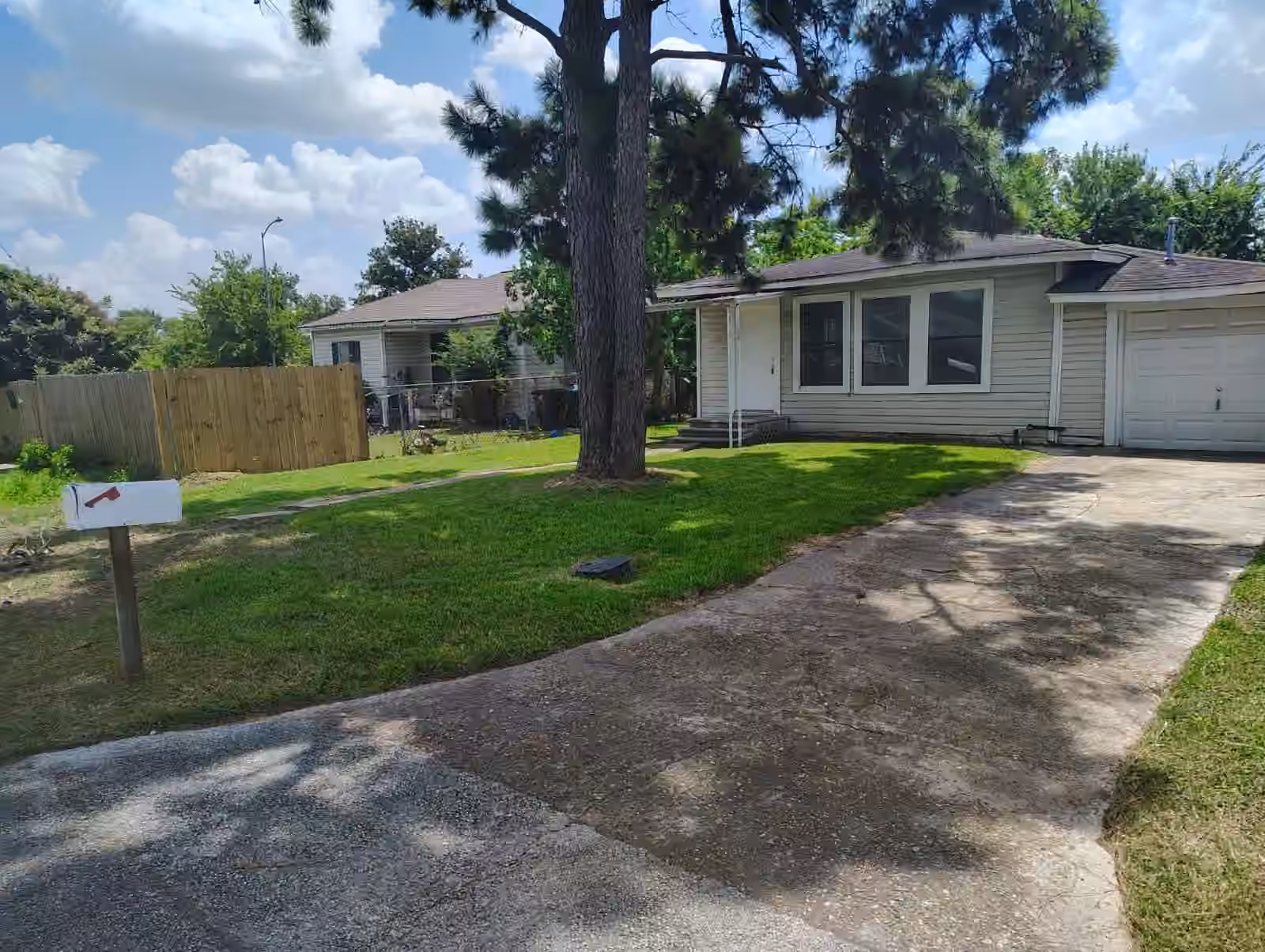 Photo 3 of 242 Bolden Street, Houston, TX