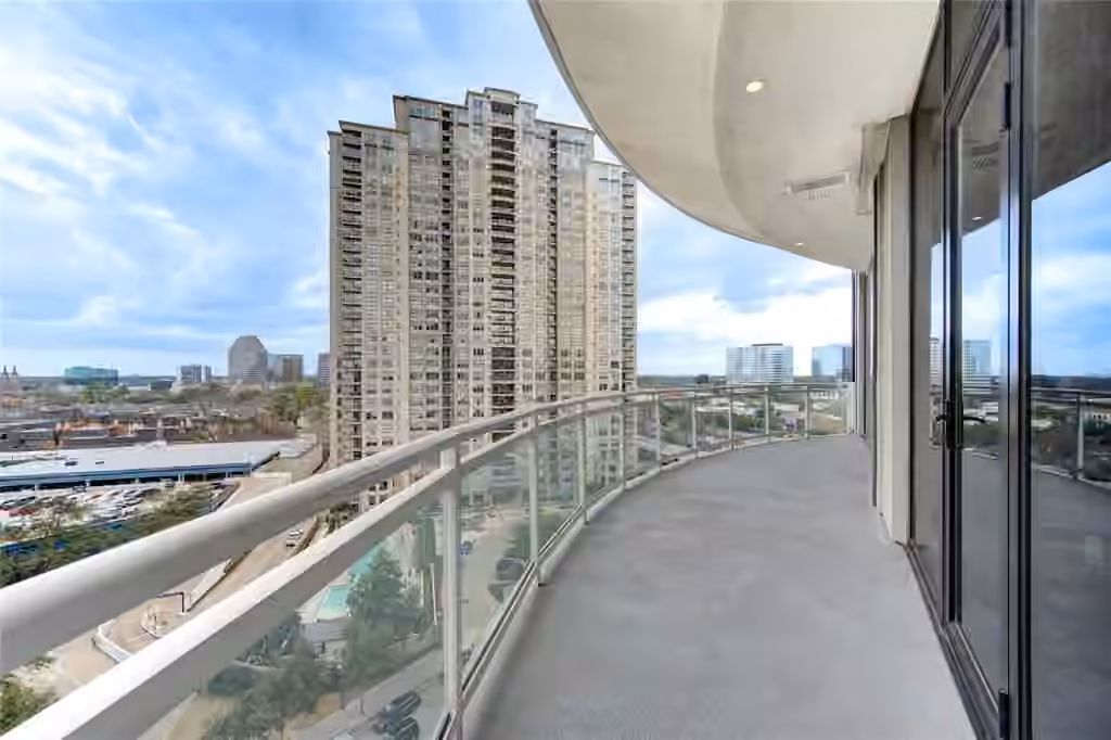 Photo 5 of 1409 Post Oak Boulevard 1003, Houston, TX
