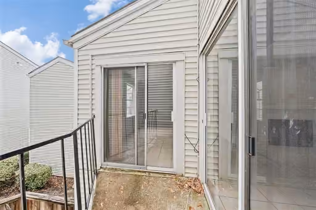 Photo 3 of 9809 Richmond Avenue E14, Houston, TX