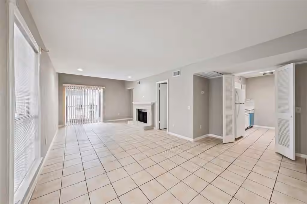Photo 4 of 9809 Richmond Avenue E14, Houston, TX