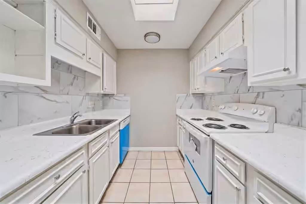 Photo 6 of 9809 Richmond Avenue E14, Houston, TX