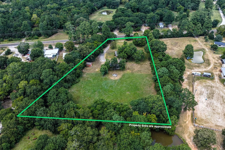 Photo 2 of 1385 FM 1791, Huntsville, TX