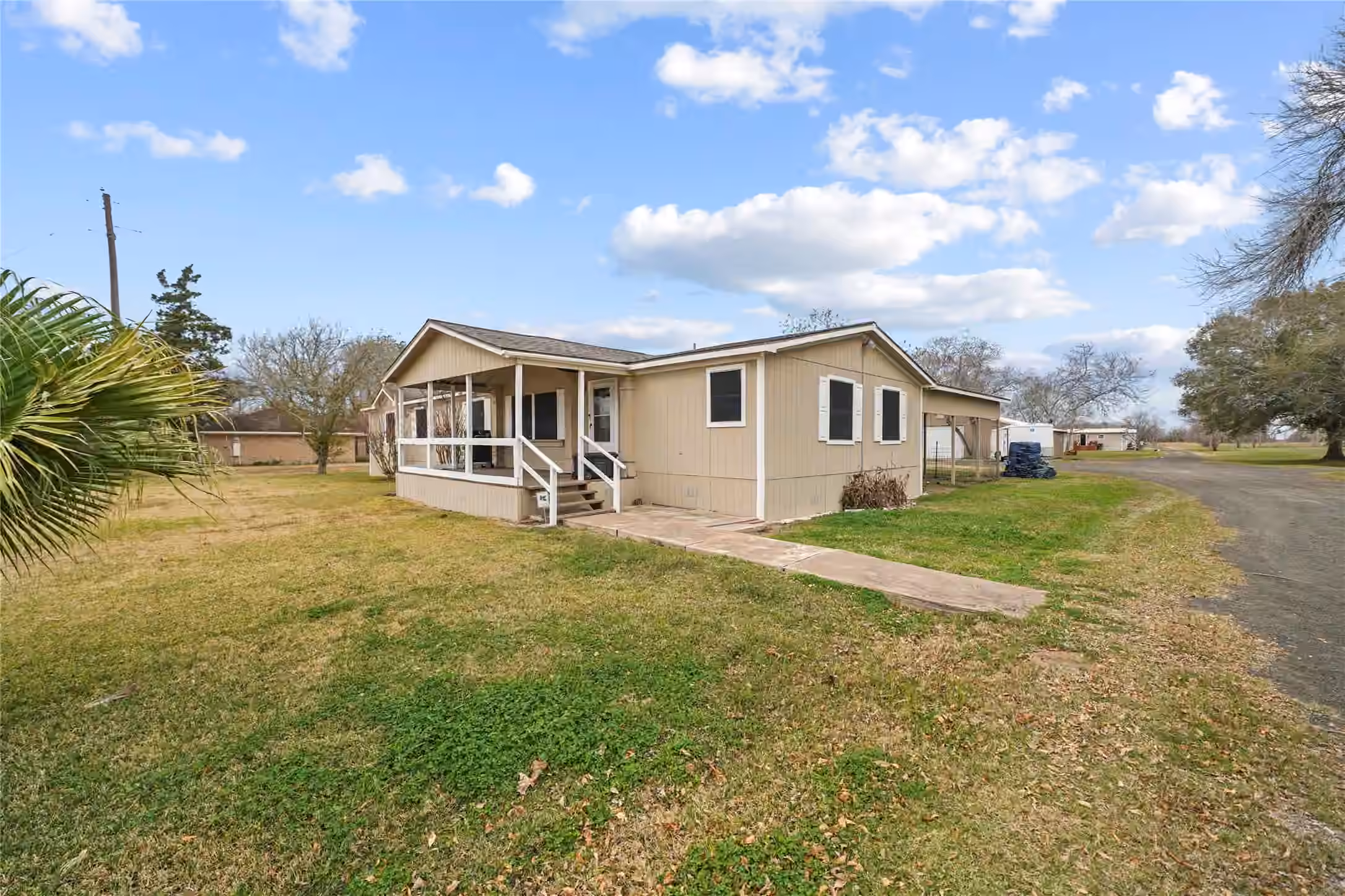 Photo 3 of 19645 Nordt Road, Damon, TX