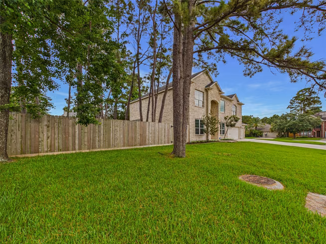 Photo 3 of 8506 Mile Run Road, Humble, TX