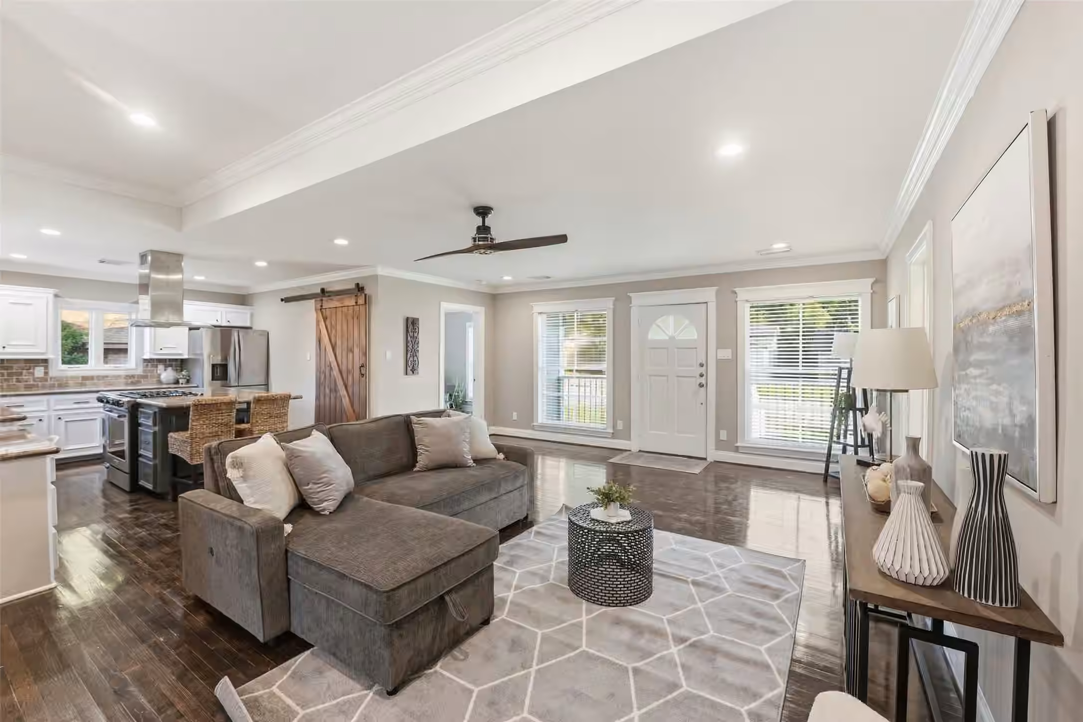 Photo 2 of 1008 Lawndale Avenue, Brenham, TX