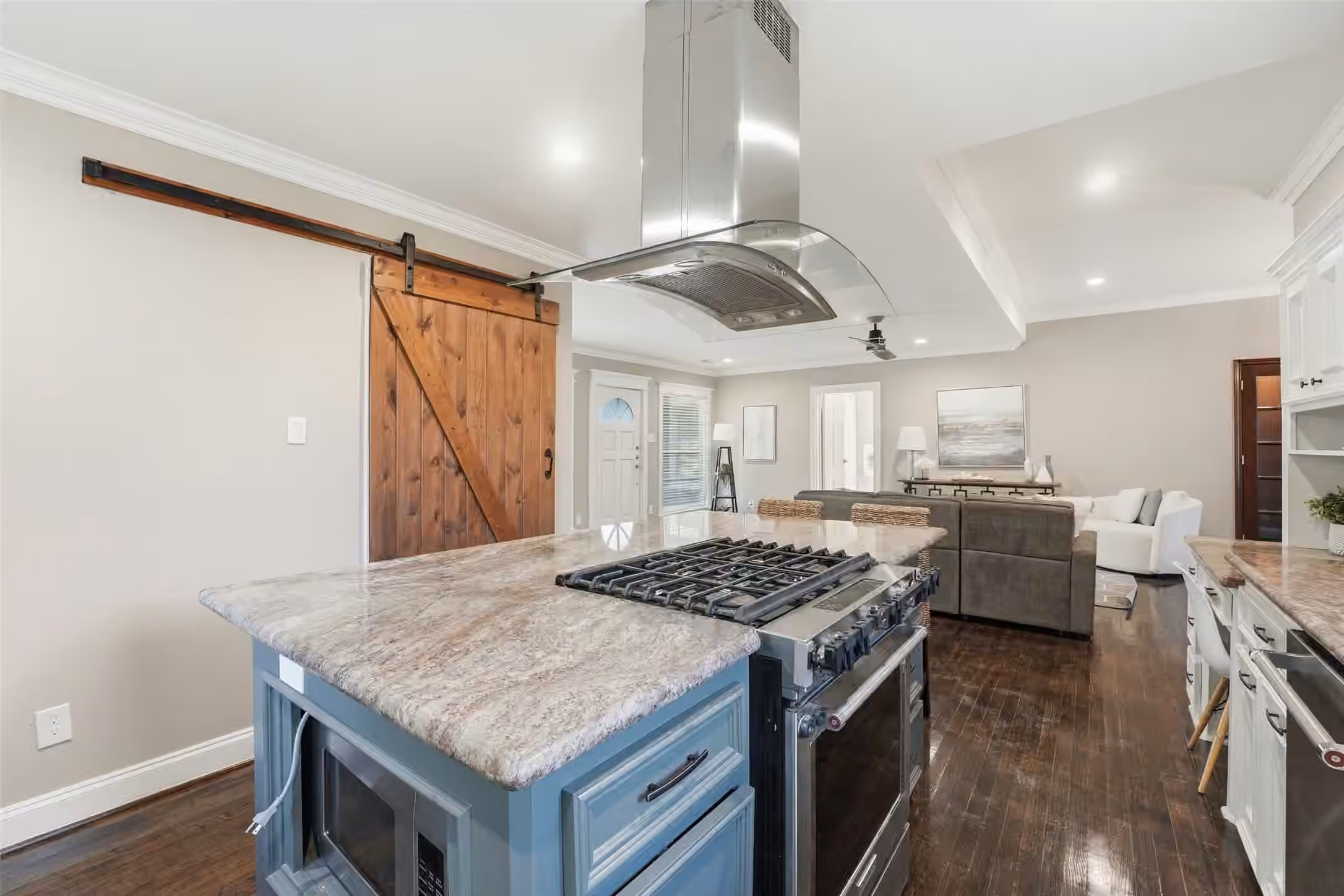Photo 6 of 1008 Lawndale Avenue, Brenham, TX