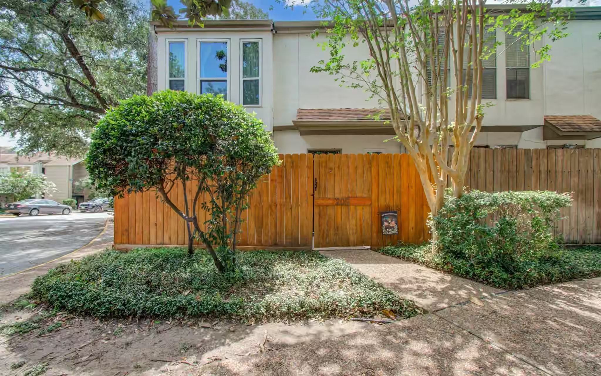 Photo 3 of 2100 Tanglewilde Street 205, Houston, TX