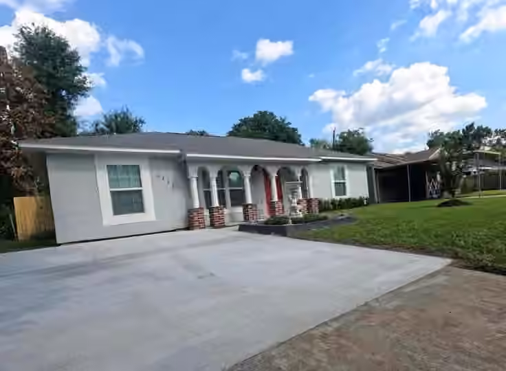 Photo 2 of 6235 Sherwood Drive, Houston, TX