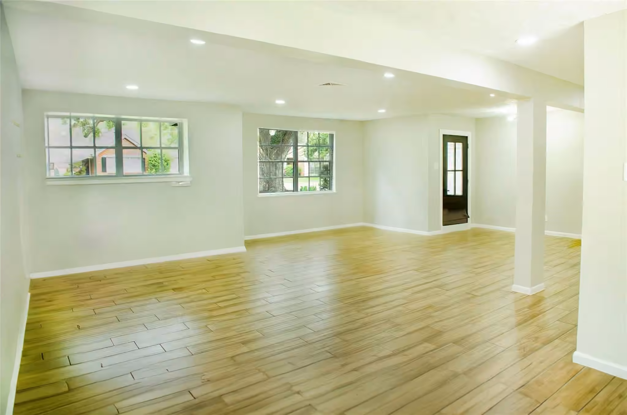 Photo 2 of 9515 Highmeadow Drive, Houston, TX