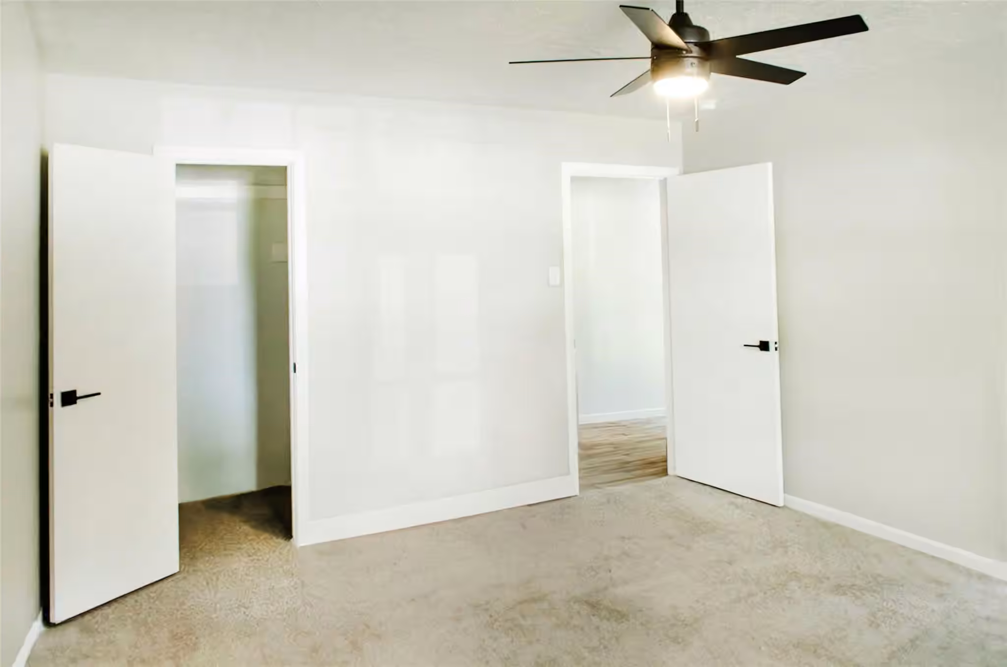 Photo 7 of 9515 Highmeadow Drive, Houston, TX