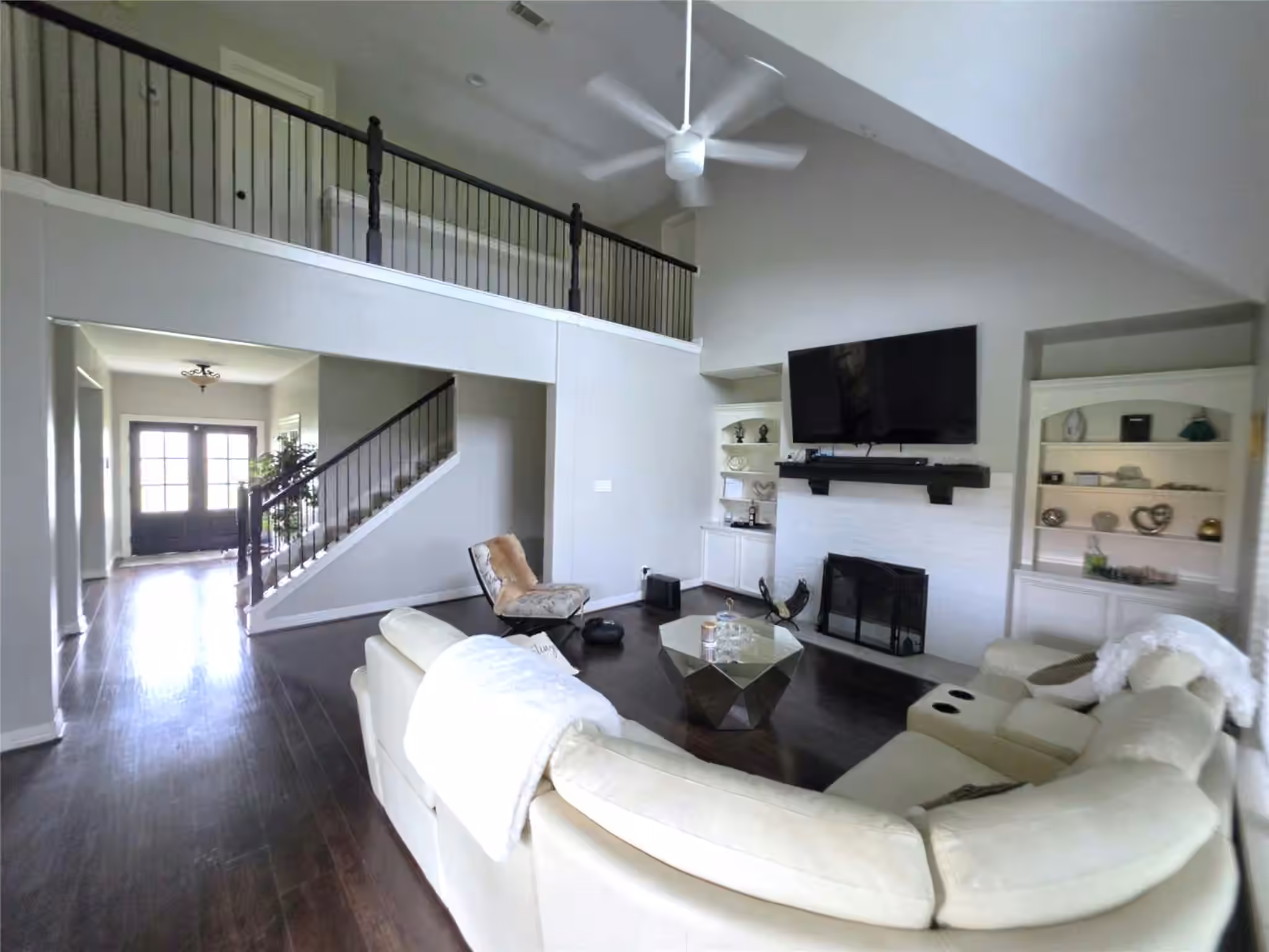 Photo 5 of 202 Lakeland Circle, Rosharon, TX