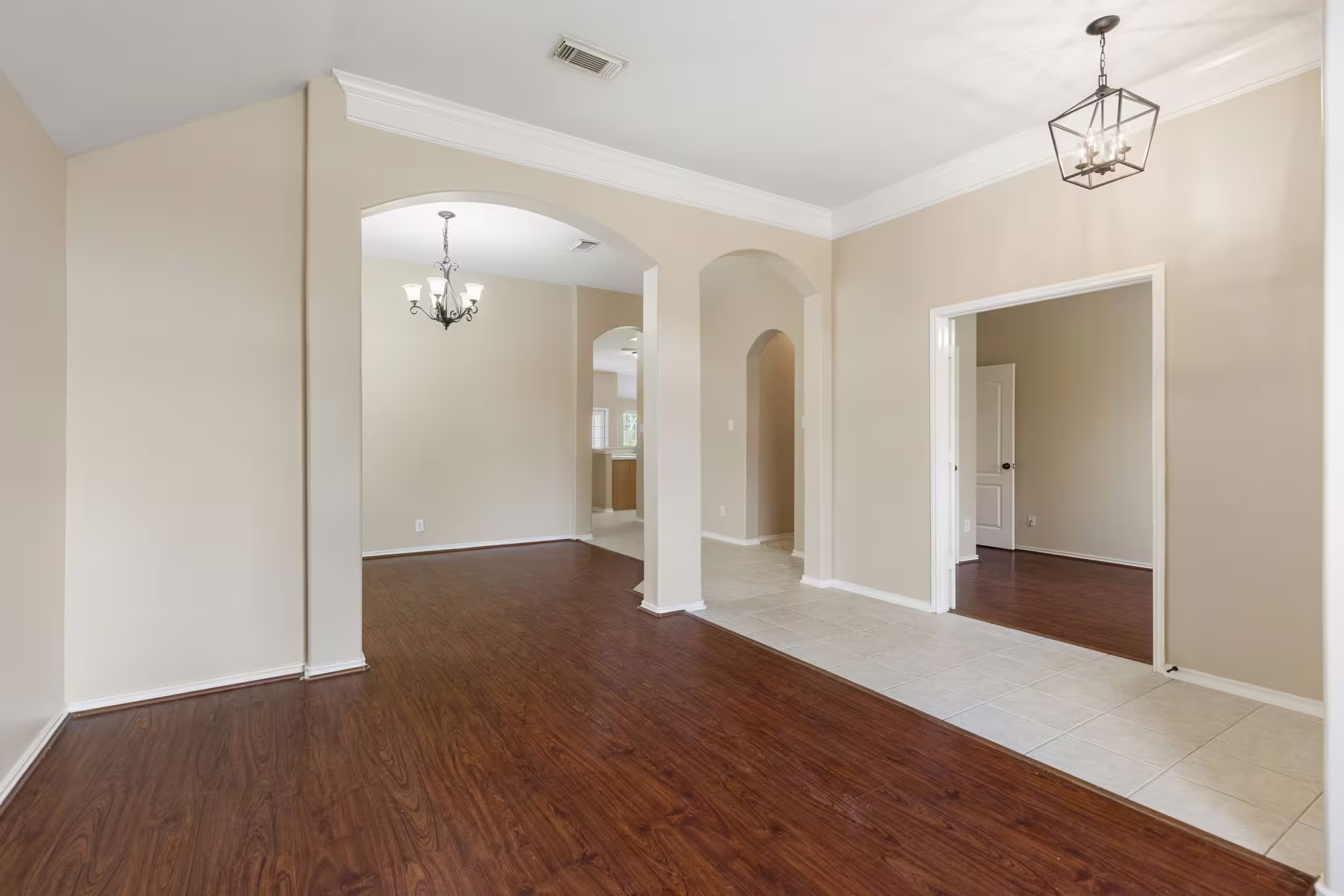Photo 4 of 10015 Elm Knoll Trail, Houston, TX