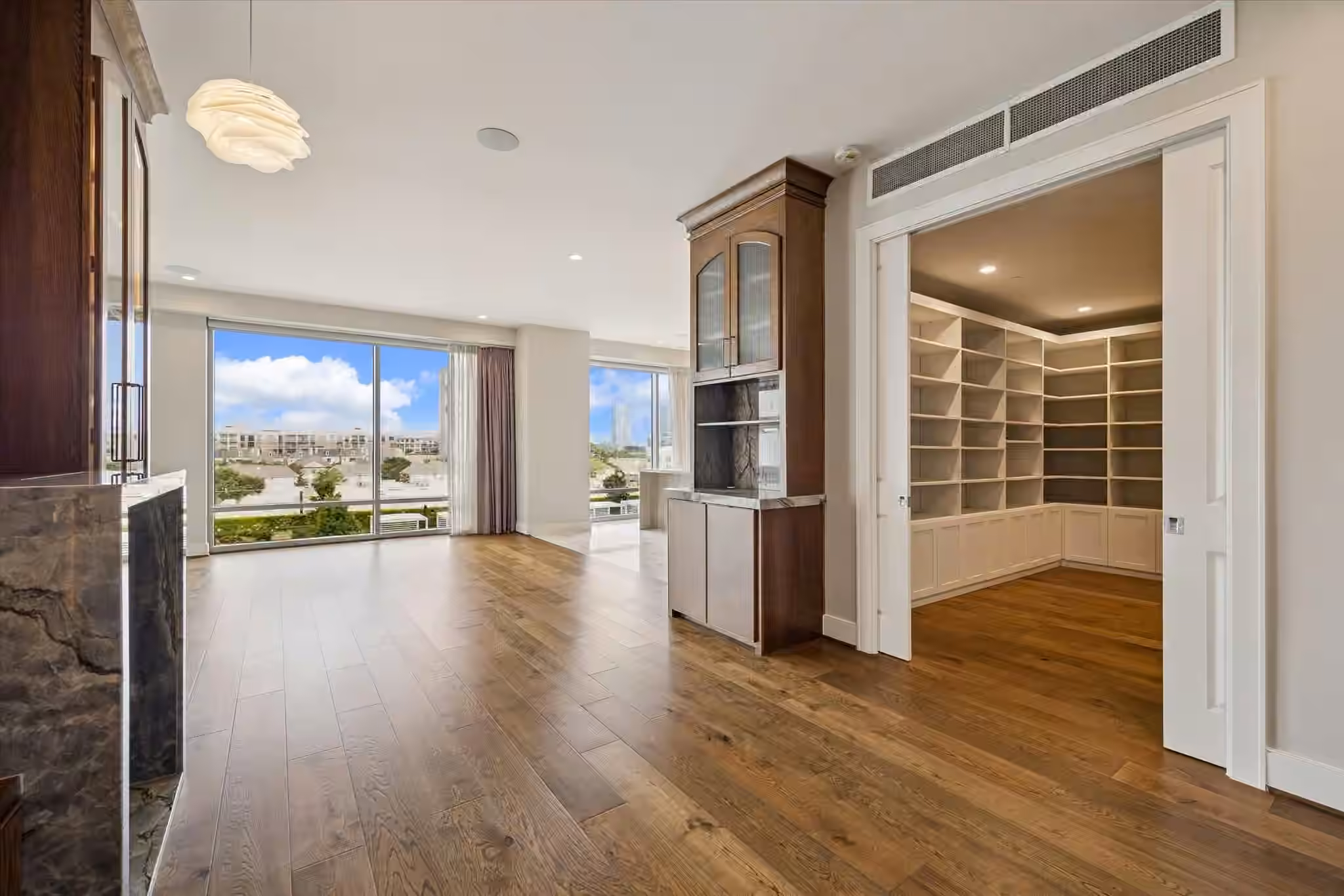 Photo 4 of 2047 Westcreek Lane 603, Houston, TX