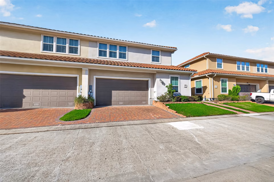 Photo 5 of 9 W Oaks Drive, Houston, TX