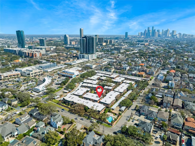 Photo 5 of 1601 S Shepherd Drive 170, Houston, TX