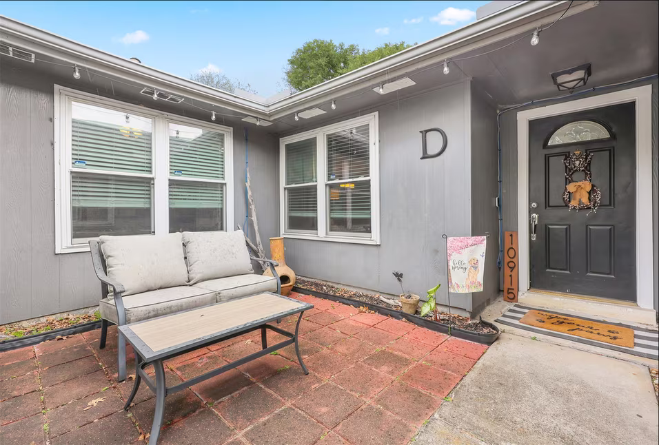 Photo 4 of 10915 Pecan Drive, La Porte, TX